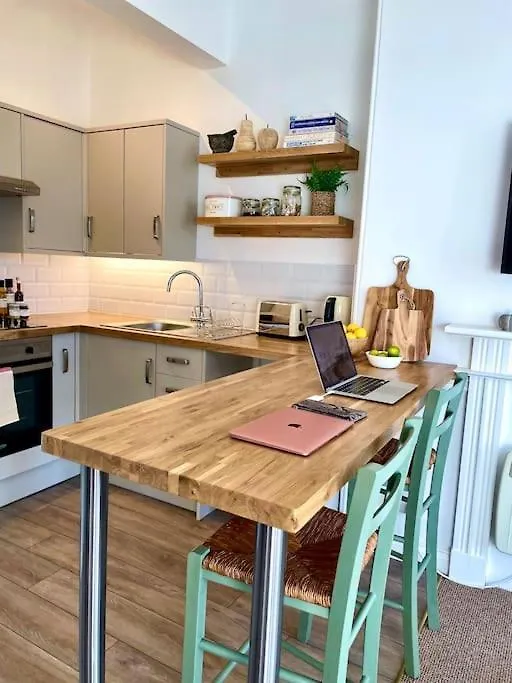 Nomi Homes*Exeter*City*Centre*Uni*Chiefs*Beaches Exeter